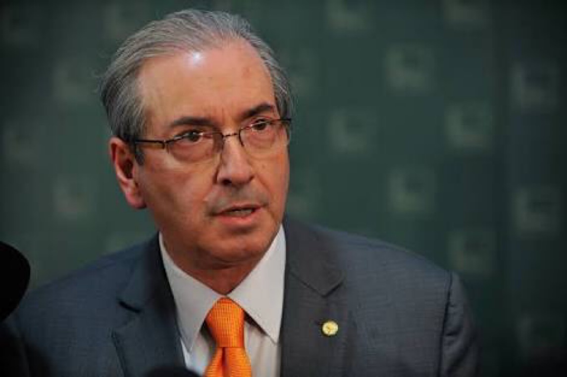 Defesa de Cunha apresenta laudo que atesta aneurisma