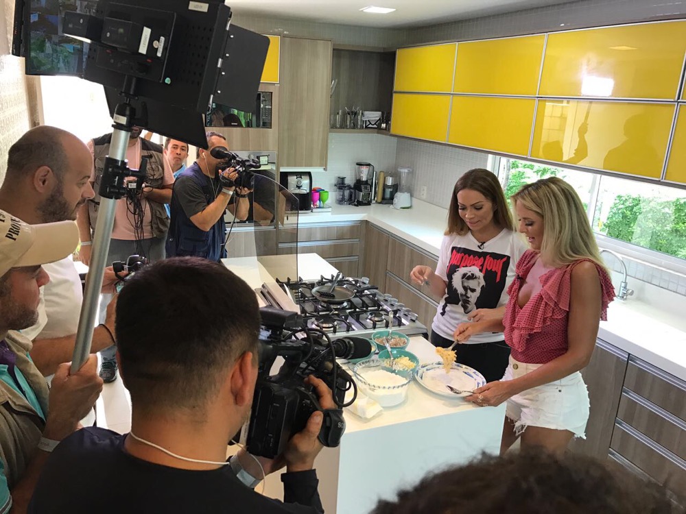 Produtora juazeirense grava com Solange Almeida, “ex-aviões” para Hoje em Dia da TV Record.