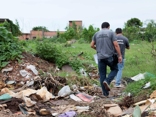 Morador de rua é encontrado morto em terreno baldio em São Luís