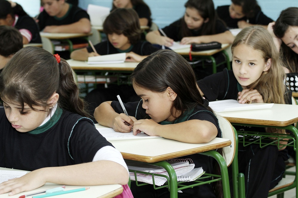 86% dos alunos foram alfabetizados na idade certa