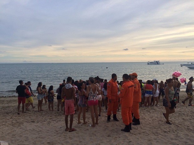 Idoso morre afogado após passar mal no mar de Ponta Verde, em Maceió