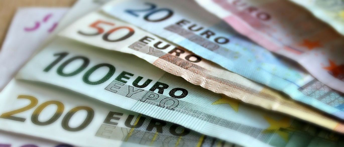 Holanda discute saída da zona euro, diz jornal