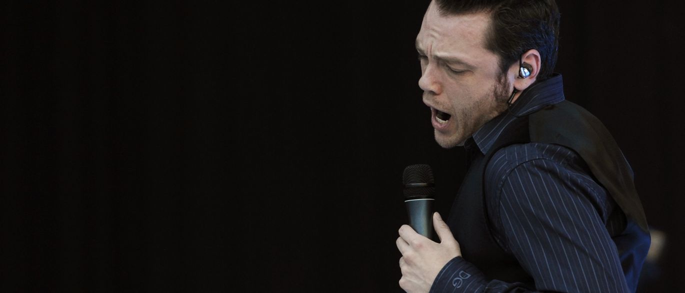 Tiziano Ferro abre homenagens em Festival de Sanremo