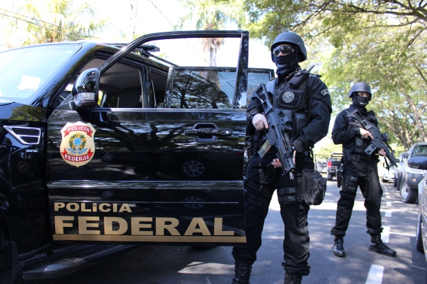 Polícia Federal prende quatro por fraude contra bancos em Feira de Santana