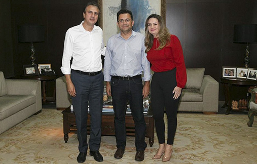 Farias Brito – PREFEITO DR. JOSÉ MARIA GOMES, SE REÚNE COM GOVERNADOR EM BUSCA DE MELHORIAS E DESENVOLVIMENTO DA CIDADE.