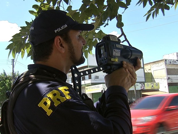 PRF faz operação no Ceará para coibir acidentes e infrações durante carnaval