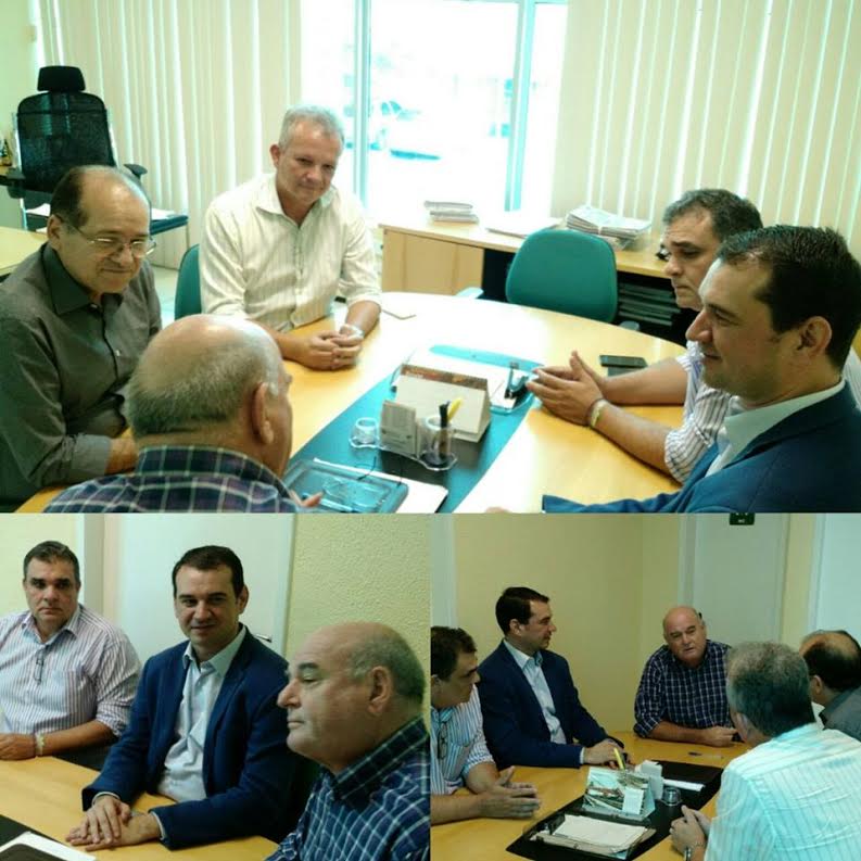 O Prefeito do Crato Zé Ailton Brasil participa de reunião na SEMACE