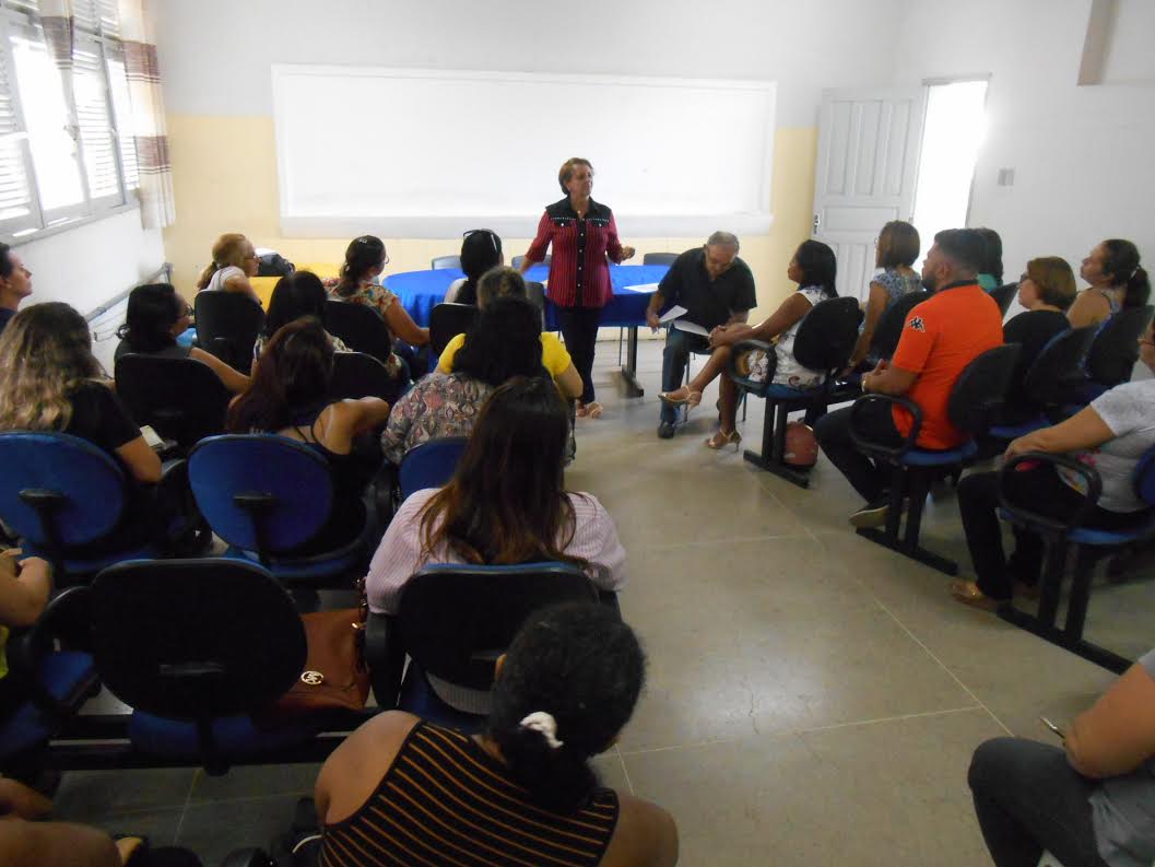 Juazeiro do Norte – Secretária de Educação e Professores efetivos debatem ampliação de cargas horárias de trabalho
