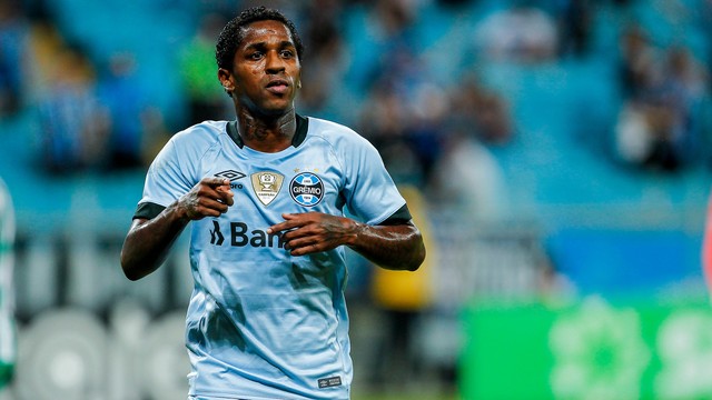 Na volta de Bolaños, Grêmio atropela Ju na Arena e garante vaga no Gauchão