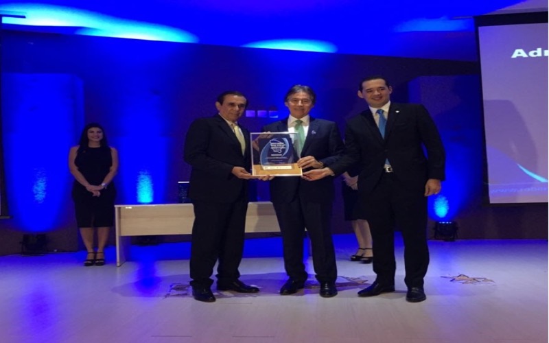 Eunício é principal homenageado da premiação “Os Melhores da Política e da Administração Pública e Social no Ceará”