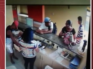 Suspeitos de assaltar açougue na BA são filmados durante roubo a hotel