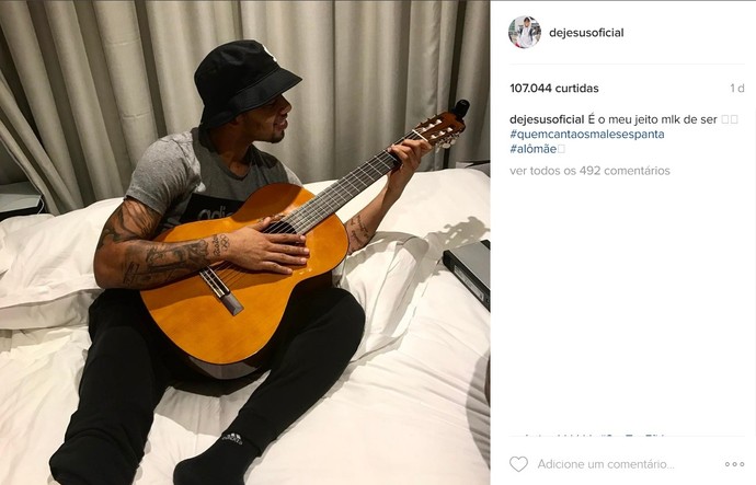Guardiola brinca com foto de Gabriel Jesus: “Espero que se torne um cantor”