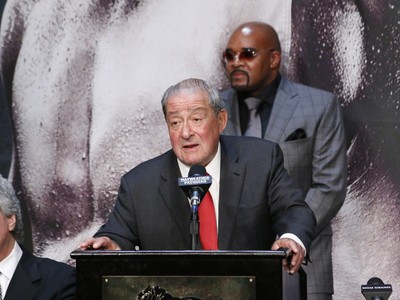 UFC quer 50% da bolsa de McGregor contra “Money”, diz promotor de boxe