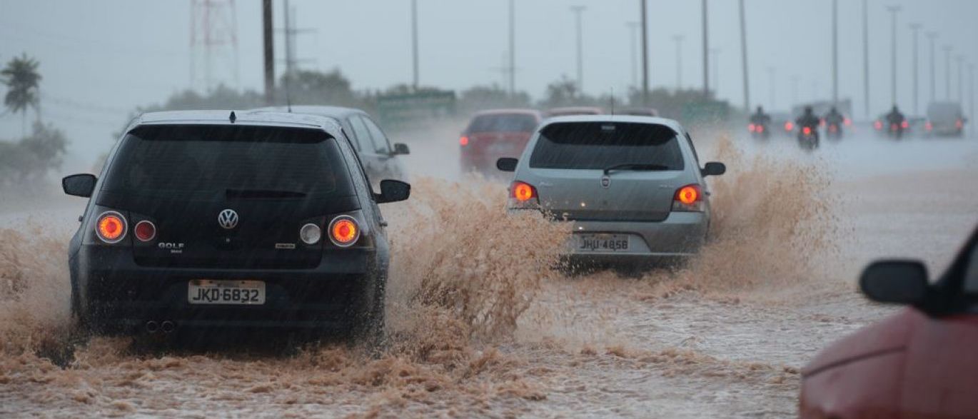 Rio entra em estado de atenção por causa da forte chuva