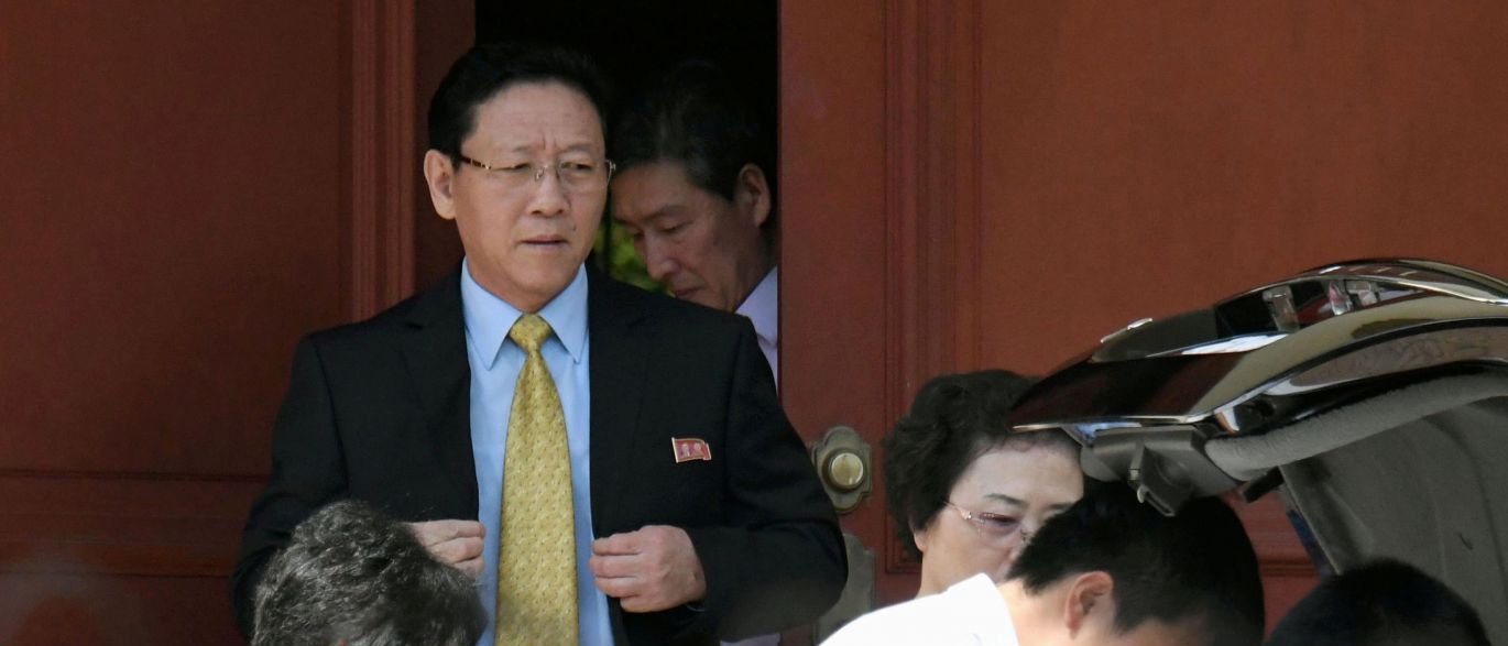 Embaixador norte-coreano deixa Malásia após ser expulso