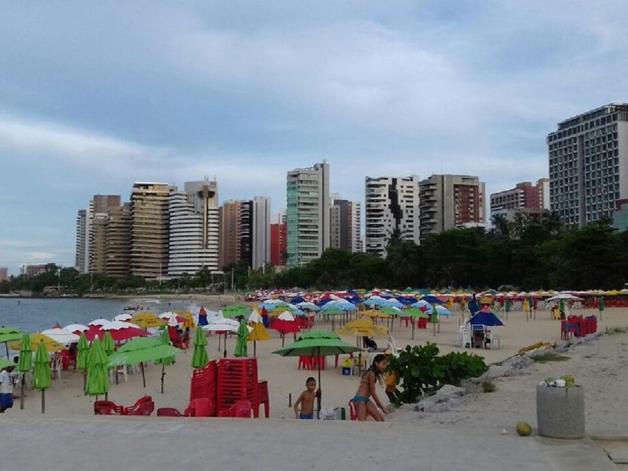 De 31 pontos da orla de Fortaleza, apenas 11 estão próprios para banho