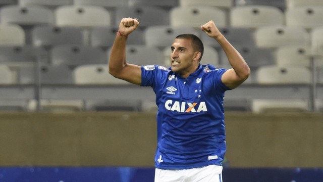 Em jogo duro, Cruzeiro bate Nacional e leva vantagem para o Paraguai