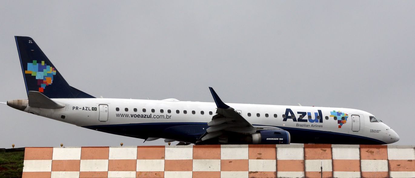 Ações da Azul fecham na estreia com ganho de 6,67%; Gol dispara