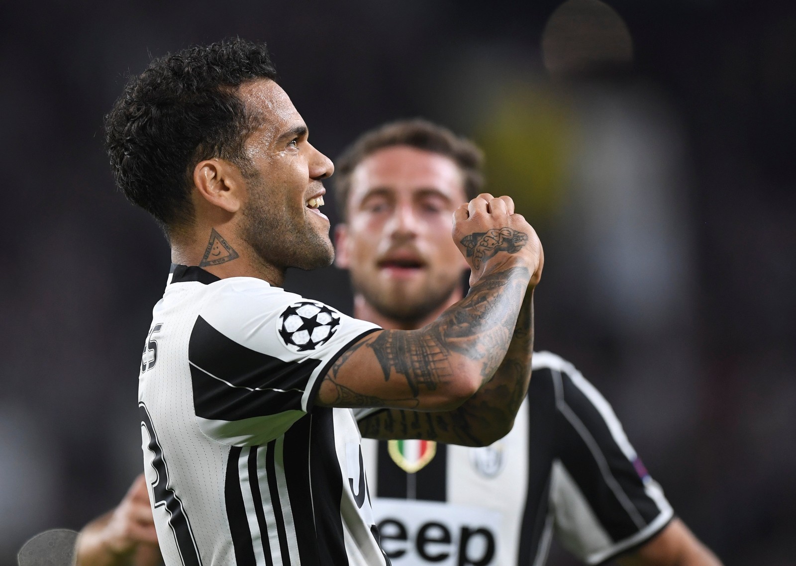 Daniel Alves comemora vaga na final, mas lembra: “Mais doce é conquistar o título”
