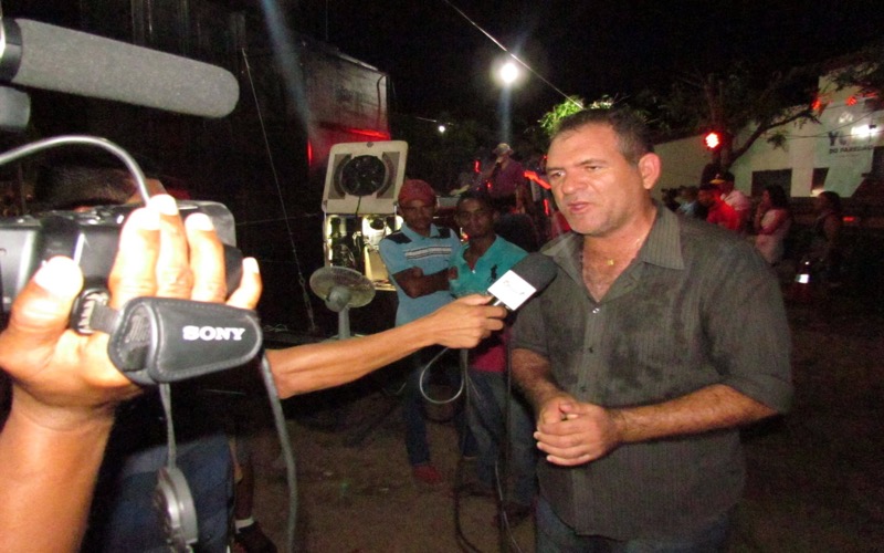 OBRAS: Prefeito Mano Morais assina ordem de serviço para reforma da feira do gado da cidade de Mauriti