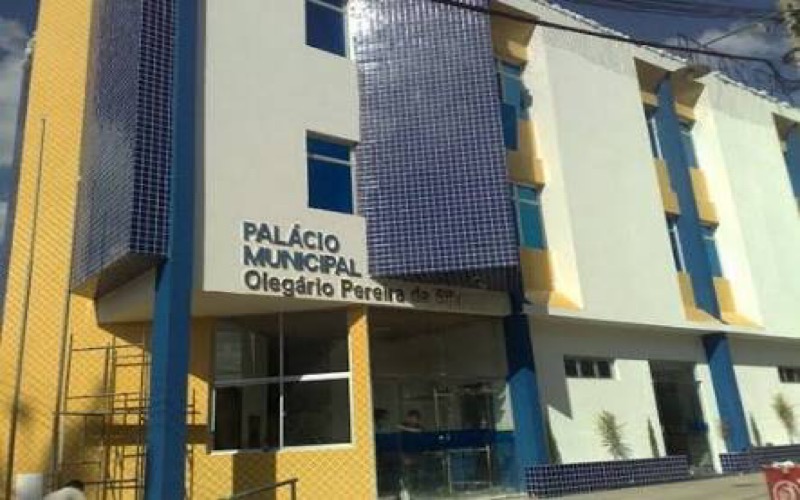 Farias Brito antecipa a primeira parcela do 13º dos servidores