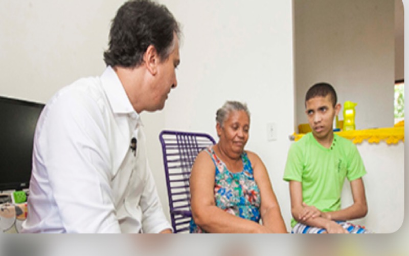 Governador visita mães de filhos transplantados