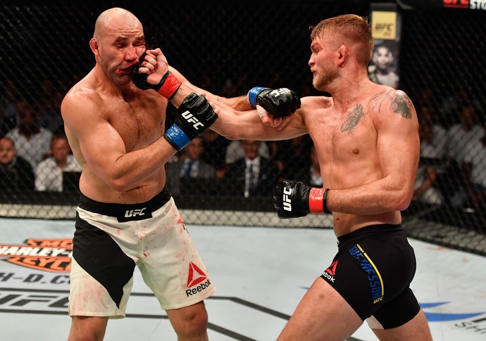 Com atuação impecável, Gustafsson nocauteia Glover no quinto round