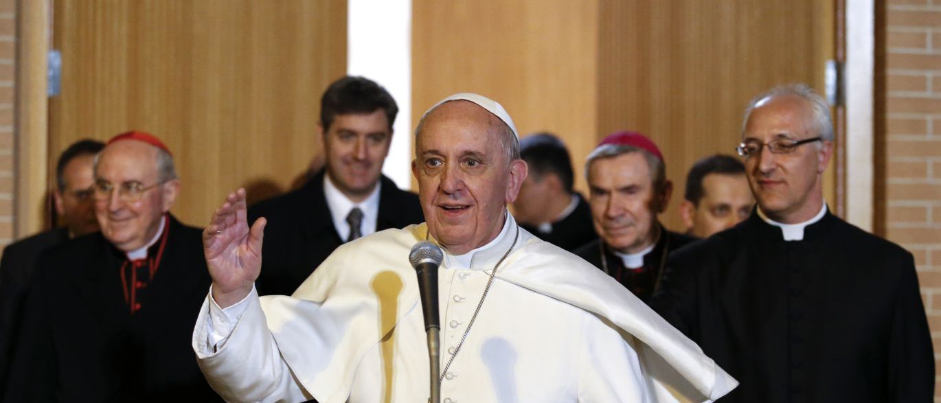 Papa diz que não faz cálculo político para reunião com Trump