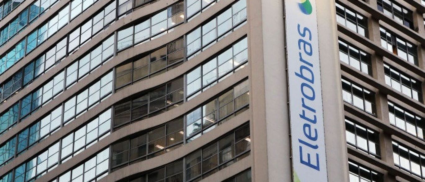 Eletrobras lança plano para aposentar até 4,6 mil empregados