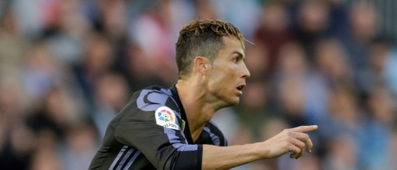 Com 2 de Cristiano Ronaldo, Real goleia e fica a um empate do título