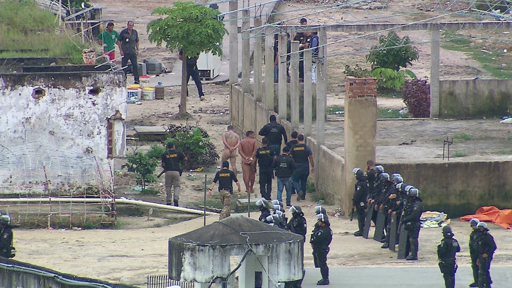 Sete armas são encontradas em presídio no Recife após tentativa de fuga de detentos