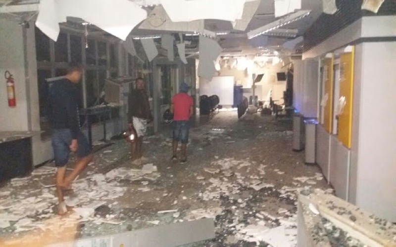 Assare – Bandidos fortemente armados explodem agência bancária