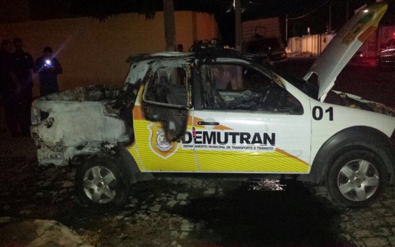 Iguatu – Viatura do Demutran é incendiada