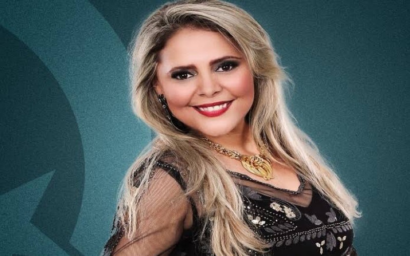 Cantora de Forró Eliza Clivia e o marido morrem em acidente de carro no Centro de Aracaju, diz produtor