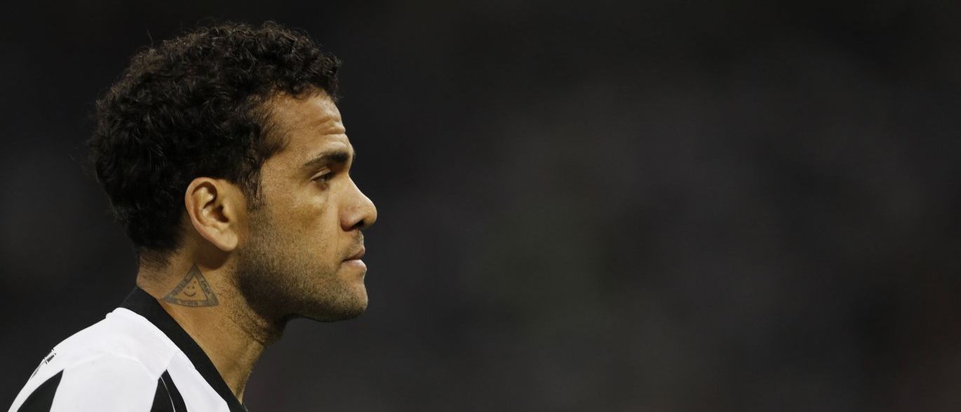 Guardiola quer Dani Alves no Manchester City, diz TV britânica
