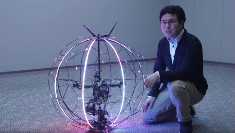 Japoneses criam 1º drone capaz de reproduzir imagens esféricas em voo
