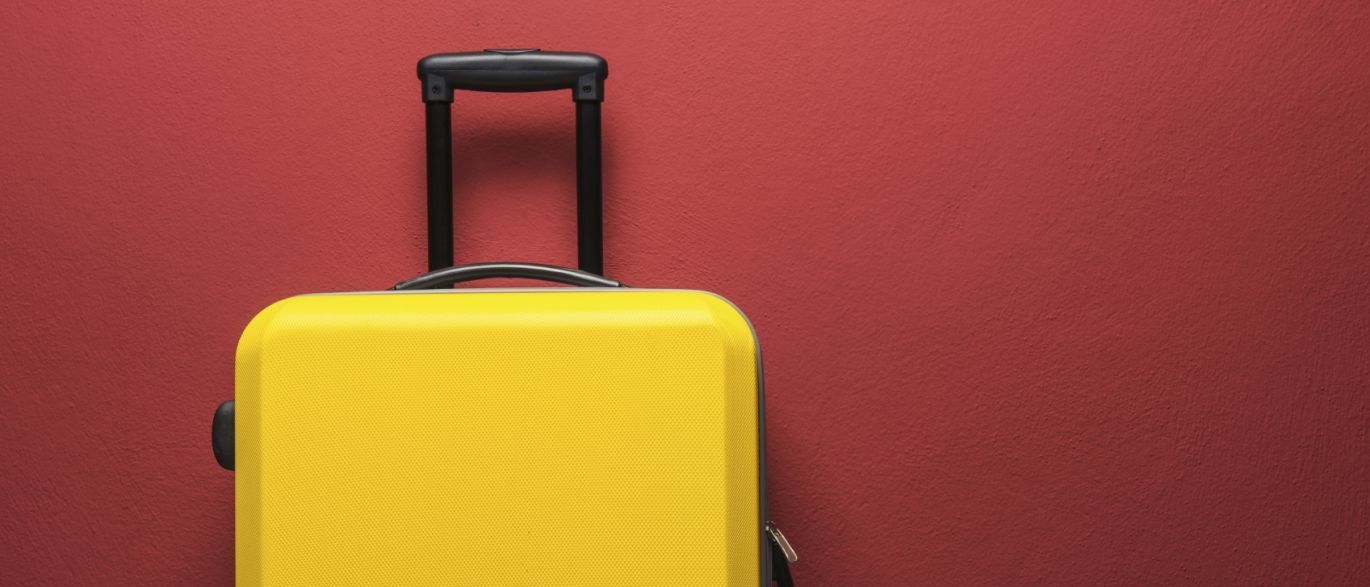 Veja quais companhias aéreas passaram a cobrar para despachar malas