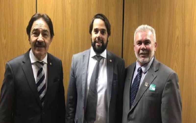 Prefeito de Nova Olinda-CE viaja à Brasília buscando recursos para o município