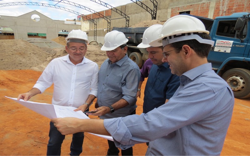 Prefeito do Crato acompanha de perto o andamento das obras do Novo Camelódromo