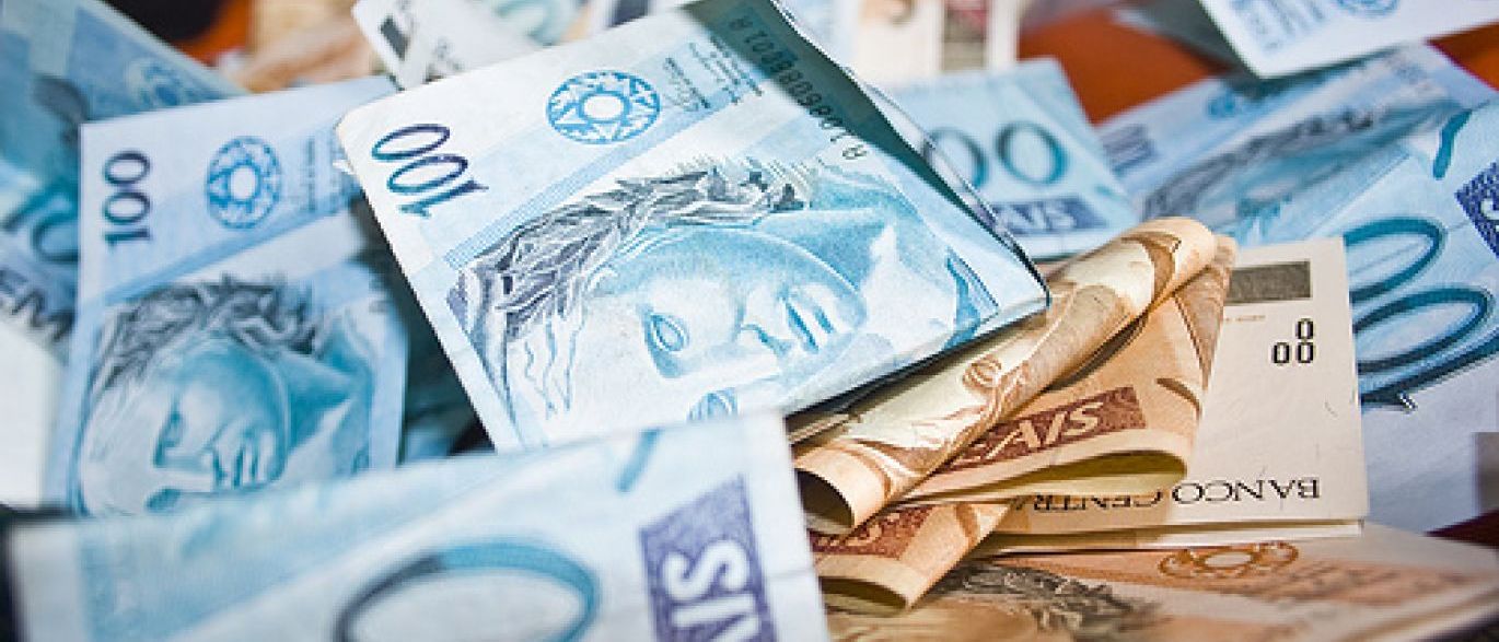 Trabalhadores têm até sexta para sacar abono do PIS/Pasep 2015
