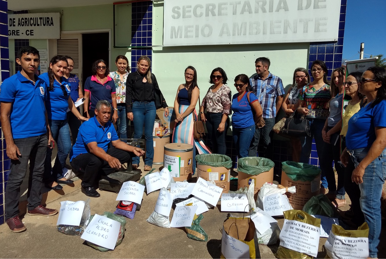 Secretaria de Meio Ambiente recolhe kits com baterias e pilhas de celulares para reciclagem