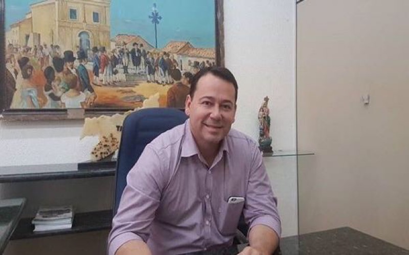 Responsáveis por transporte escolar em Tauá paralisam atividades e cobram Prefeitura