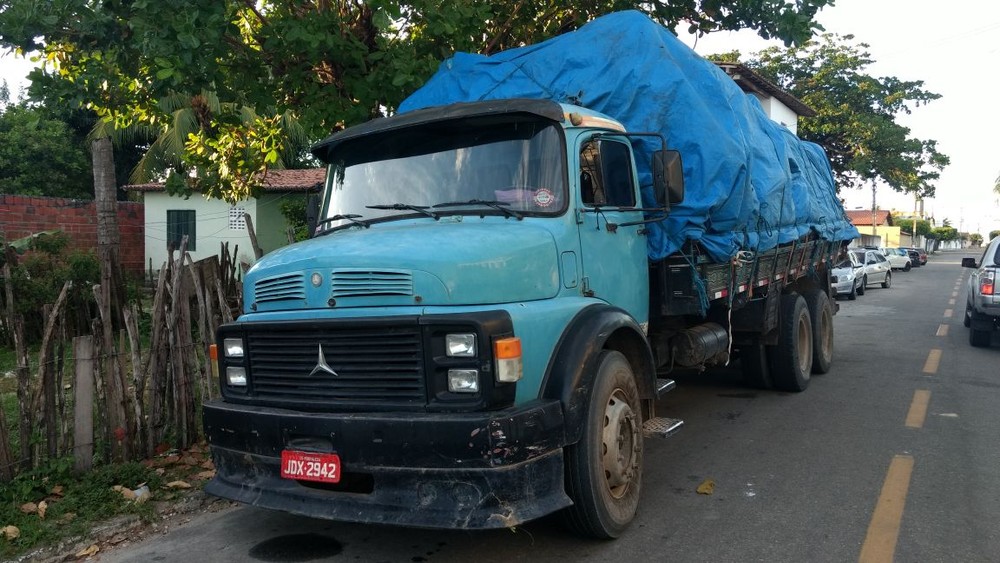 Polícia prende dupla com carga roubada avaliada em R$ 140 mil no Ceará