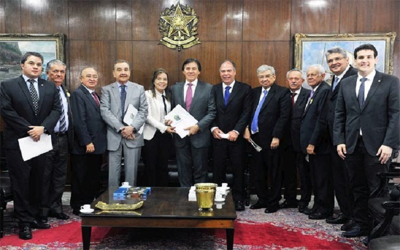 Eunício discute renegociação de dívidas rurais com representantes de federações de agricultura e pecuária