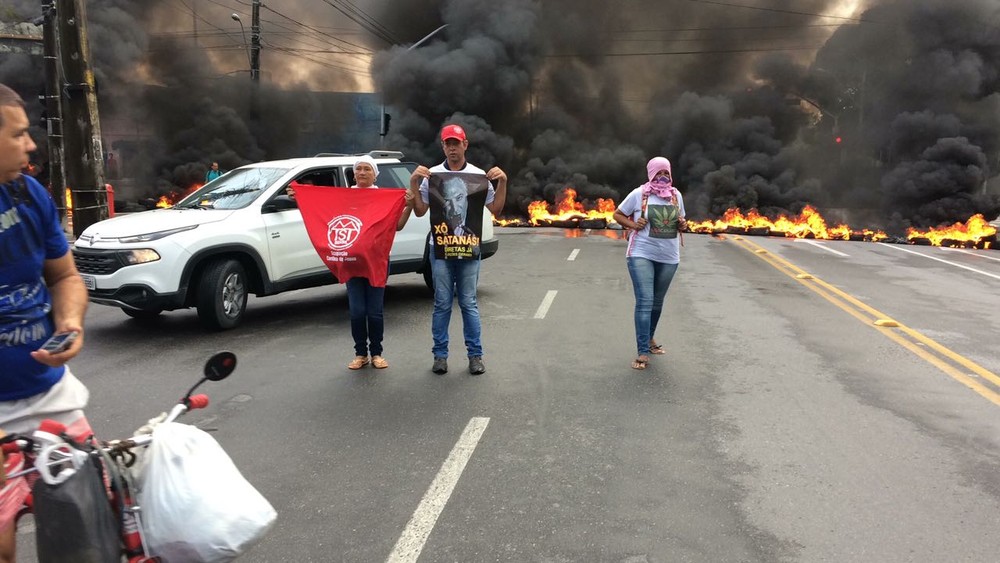Protestos afetam trânsito e transporte no Grande Recife