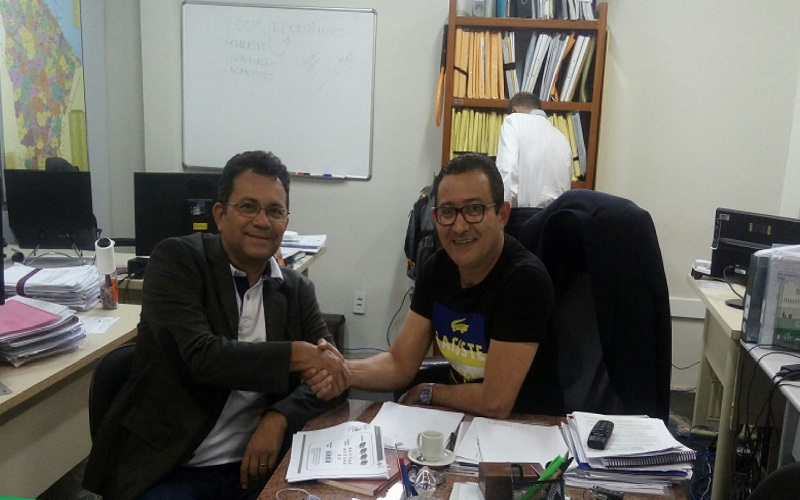 Farias Brito – Prefeito vai em busca de investimentos para município