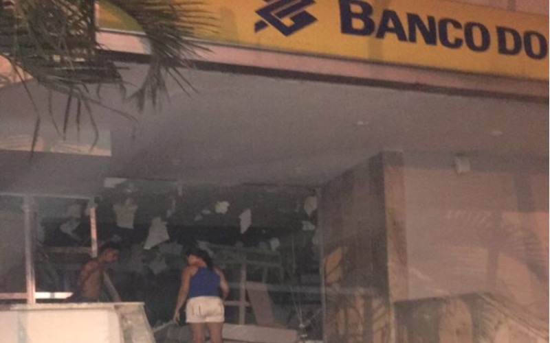 Quadrilha explode agência do Banco do Brasil de Redenção durante a madrugada de hoje