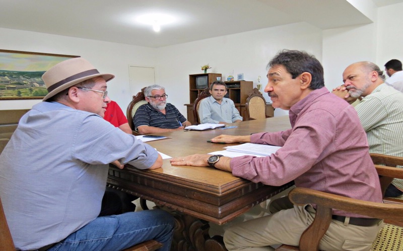 Prefeito do Crato planeja ações para melhorias no saneamento e abastecimento de água no município
