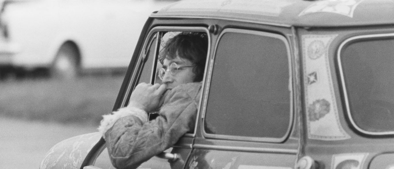 Álbum que Lennon autografou para seu assassino é colocado à venda