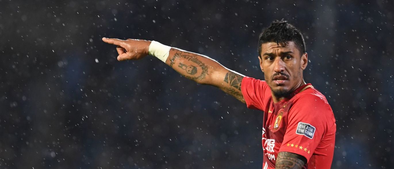 Barcelona não desiste e trabalha para adiantar chegada de Paulinho